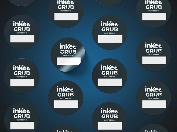  Free Round Sticker Mockup 5
